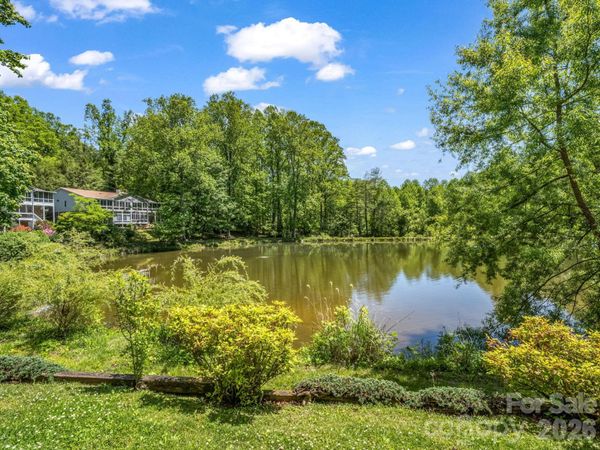 68 Lakeview Court , Brevard, NC 28712