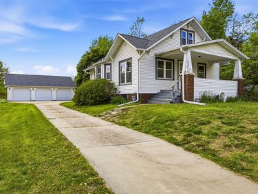 1621 Oakland Road NE, Cedar Rapids, IA 52402
