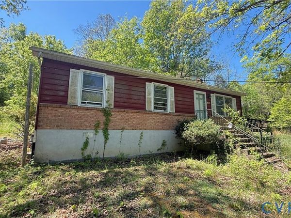1386 Springwood Road , Fincastle, VA 24090