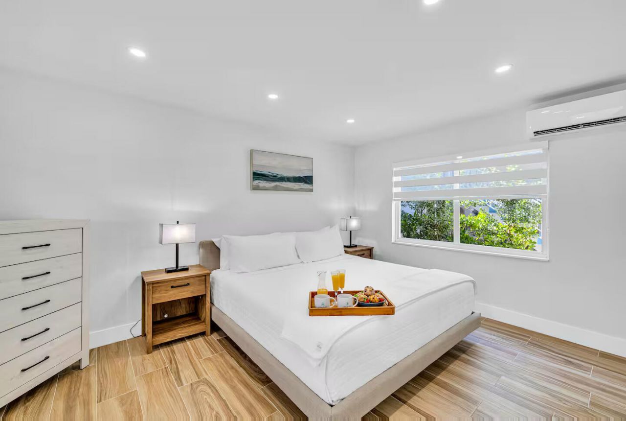 347 N Birch Road, Unit 1-9, Fort Lauderdale, FL 33304 Photo