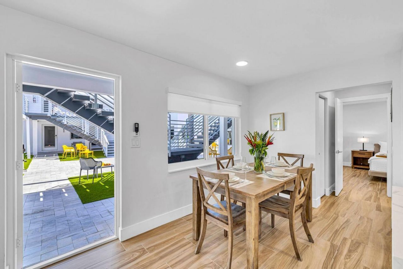 347 N Birch Road, Unit 1-9, Fort Lauderdale, FL 33304 Photo