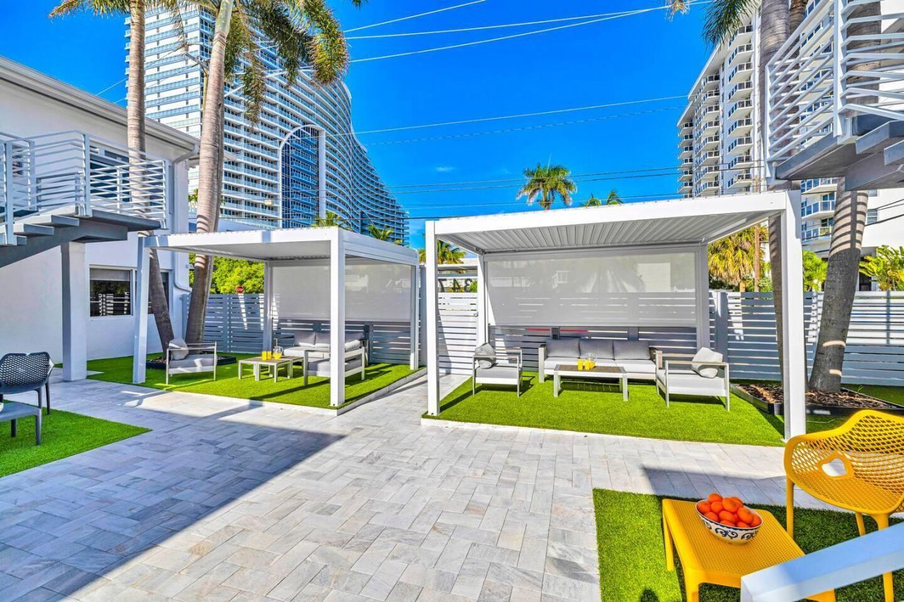 347 N Birch Road, Unit 1-9, Fort Lauderdale, FL 33304 Photo