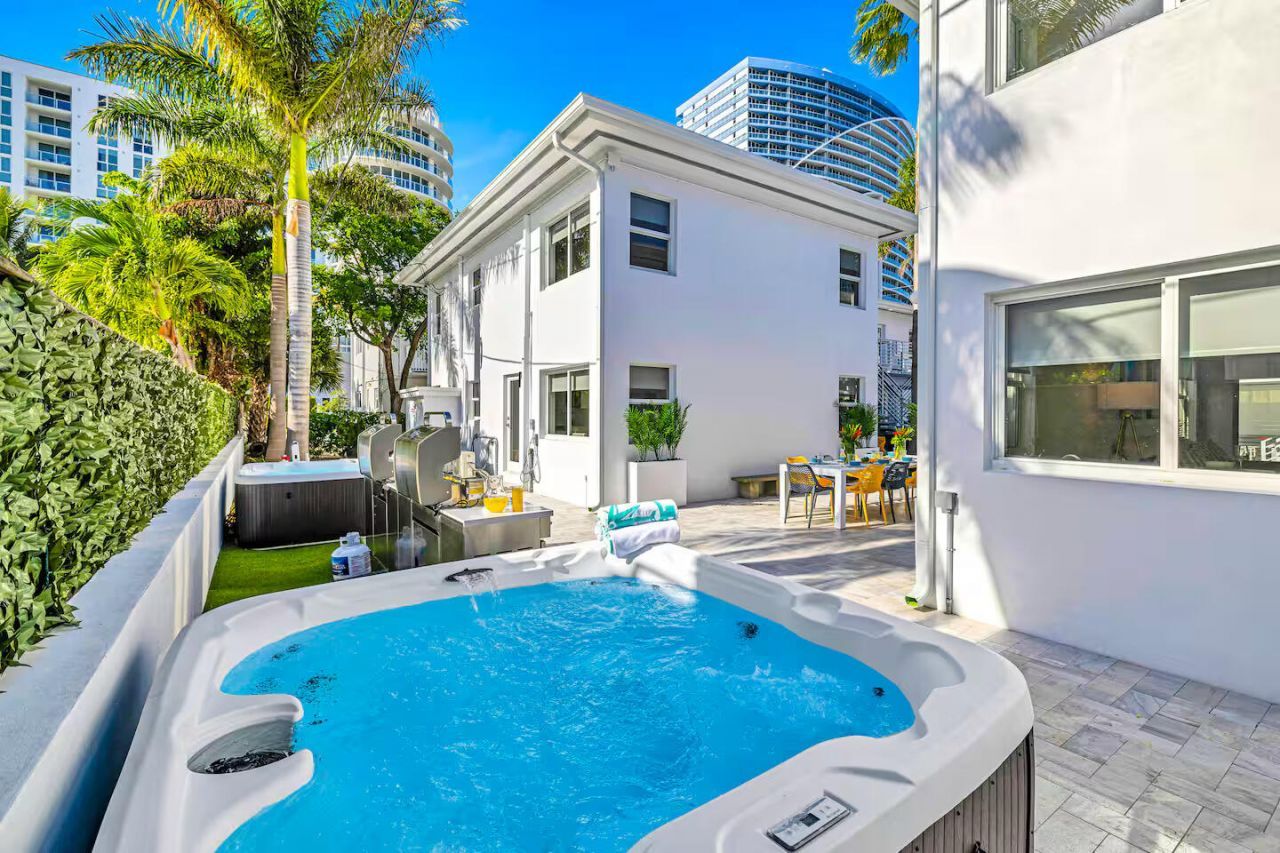 347 N Birch Road, Unit 1-9, Fort Lauderdale, FL 33304 Photo