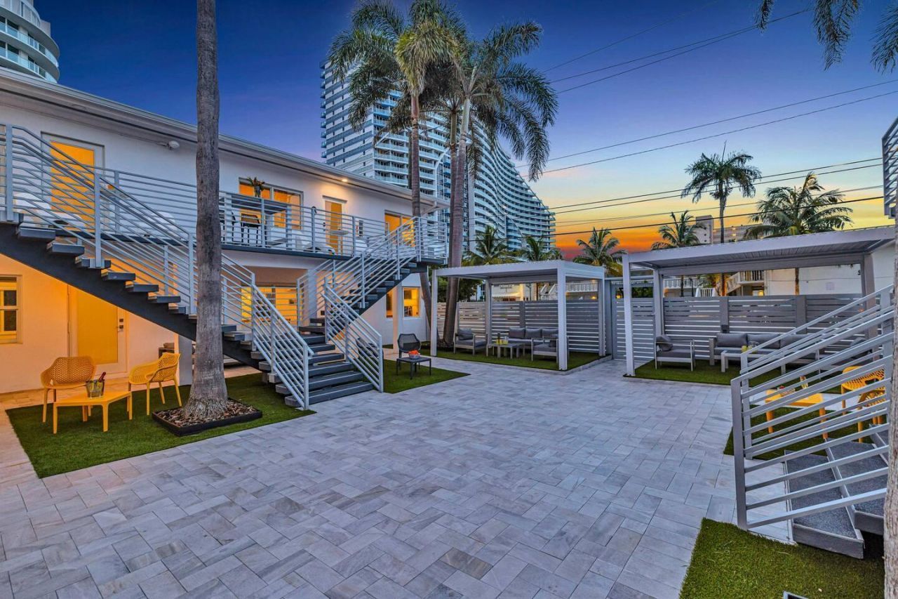 347 N Birch Road, Unit 1-9, Fort Lauderdale, FL 33304 Photo