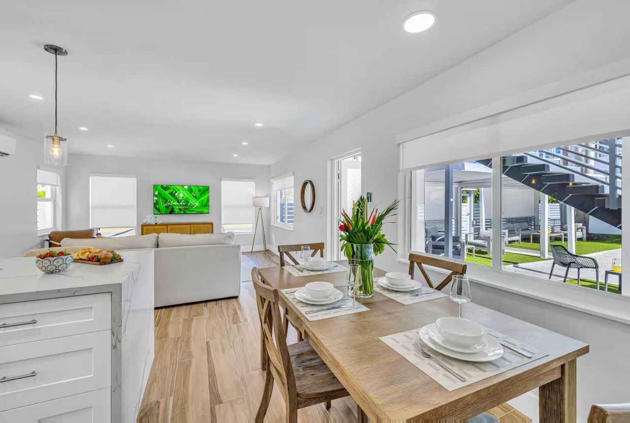 347 N Birch Road, Unit 1-9, Fort Lauderdale, FL 33304 Photo
