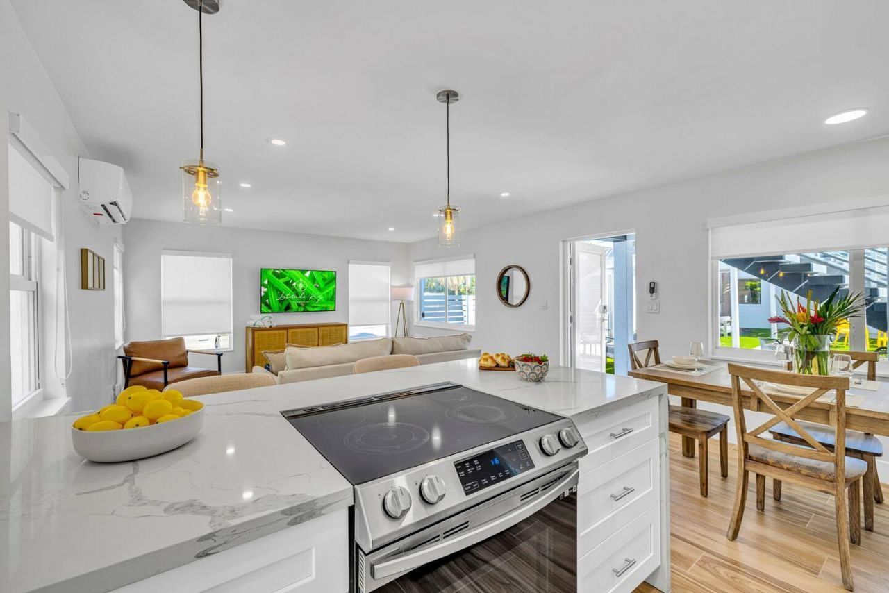 347 N Birch Road, Unit 1-9, Fort Lauderdale, FL 33304 Photo