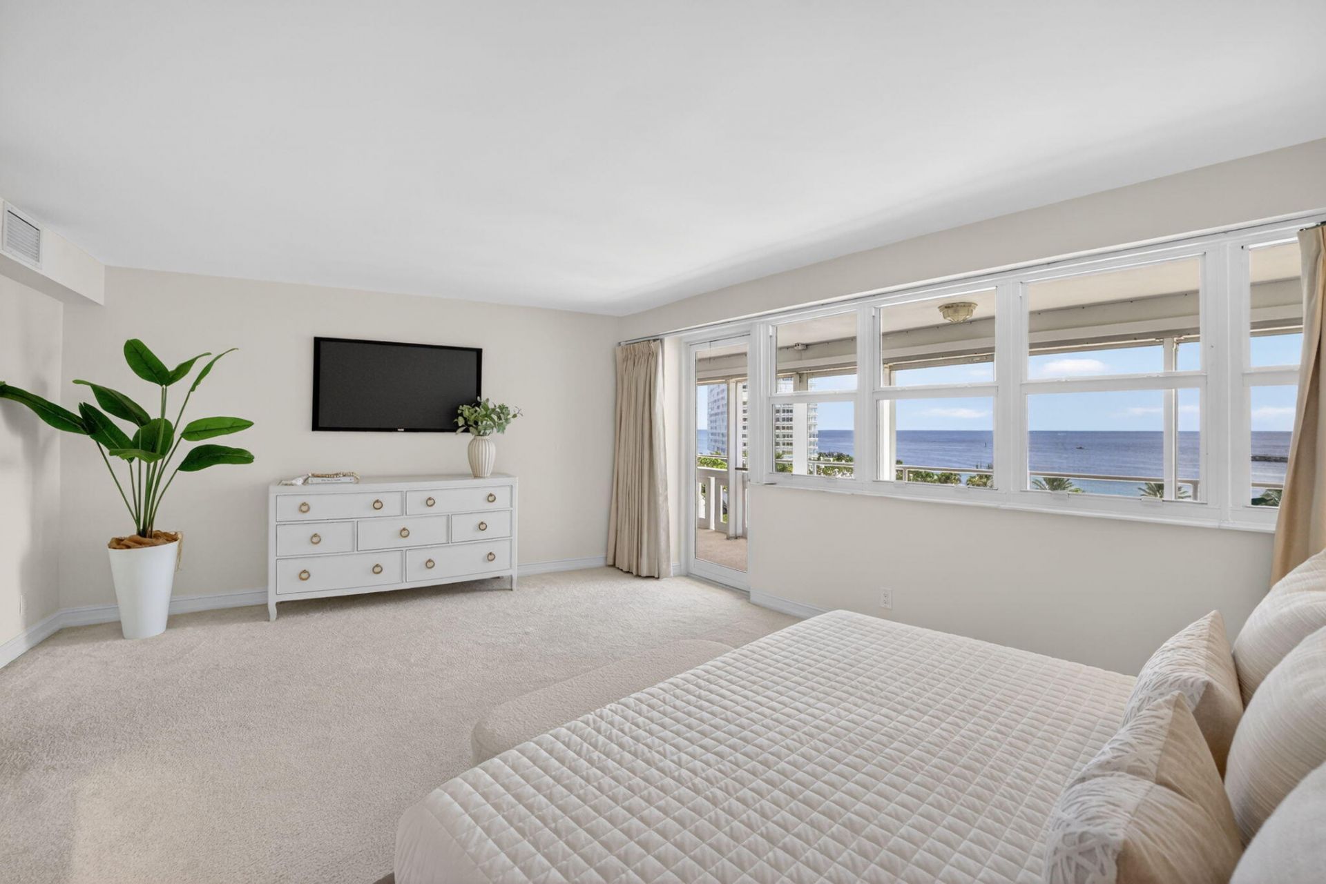 2000 S Ocean Drive, Unit 706, Fort Lauderdale, FL 33316 Photo
