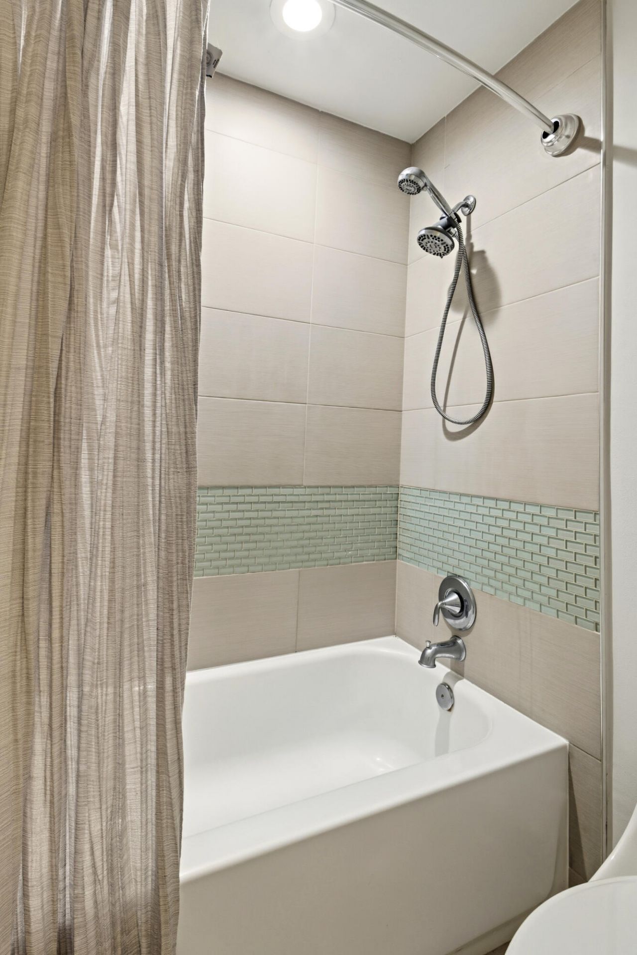 1741 NE 4th Avenue, Unit F5, Fort Lauderdale, FL 33305 Photo