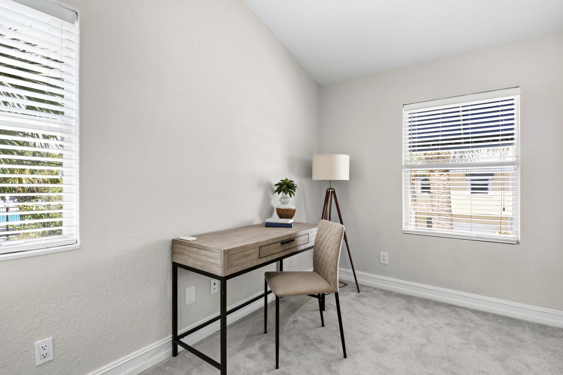 1741 NE 4th Avenue, Unit F5, Fort Lauderdale, FL 33305 Photo