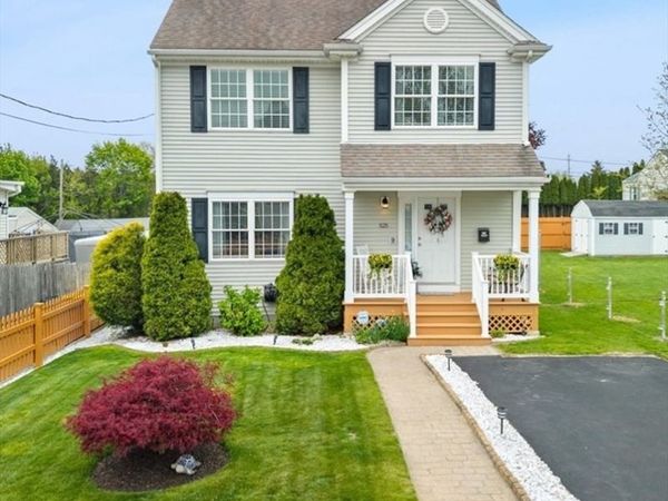 525 Anthony St, Fall River, MA 02721
