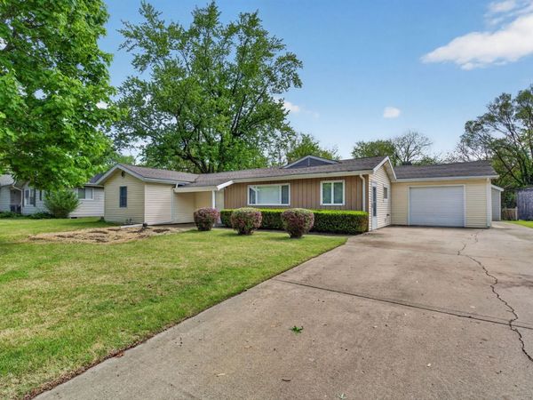 2559 Garden Court , Joliet, IL 60435