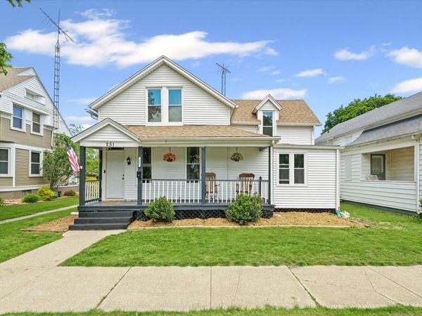 251 W Center Street , Paxton, IL 60957