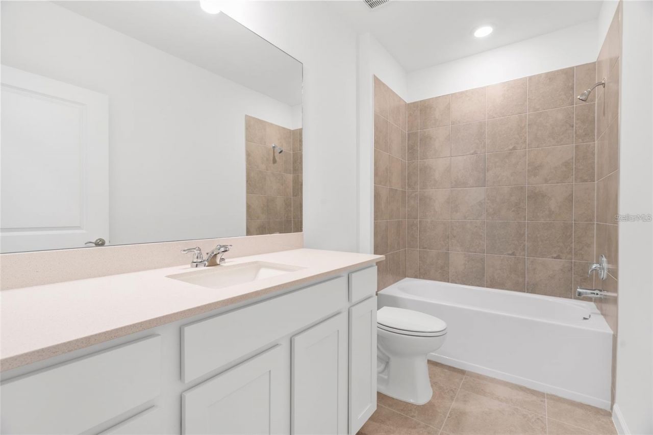 6560 Silverstar Drive, Sarasota, FL 34240 Photo