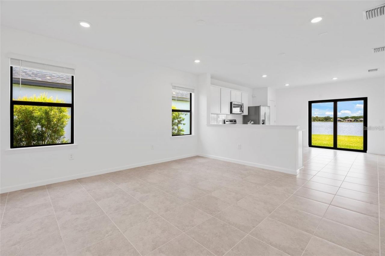 6560 Silverstar Drive, Sarasota, FL 34240 Photo