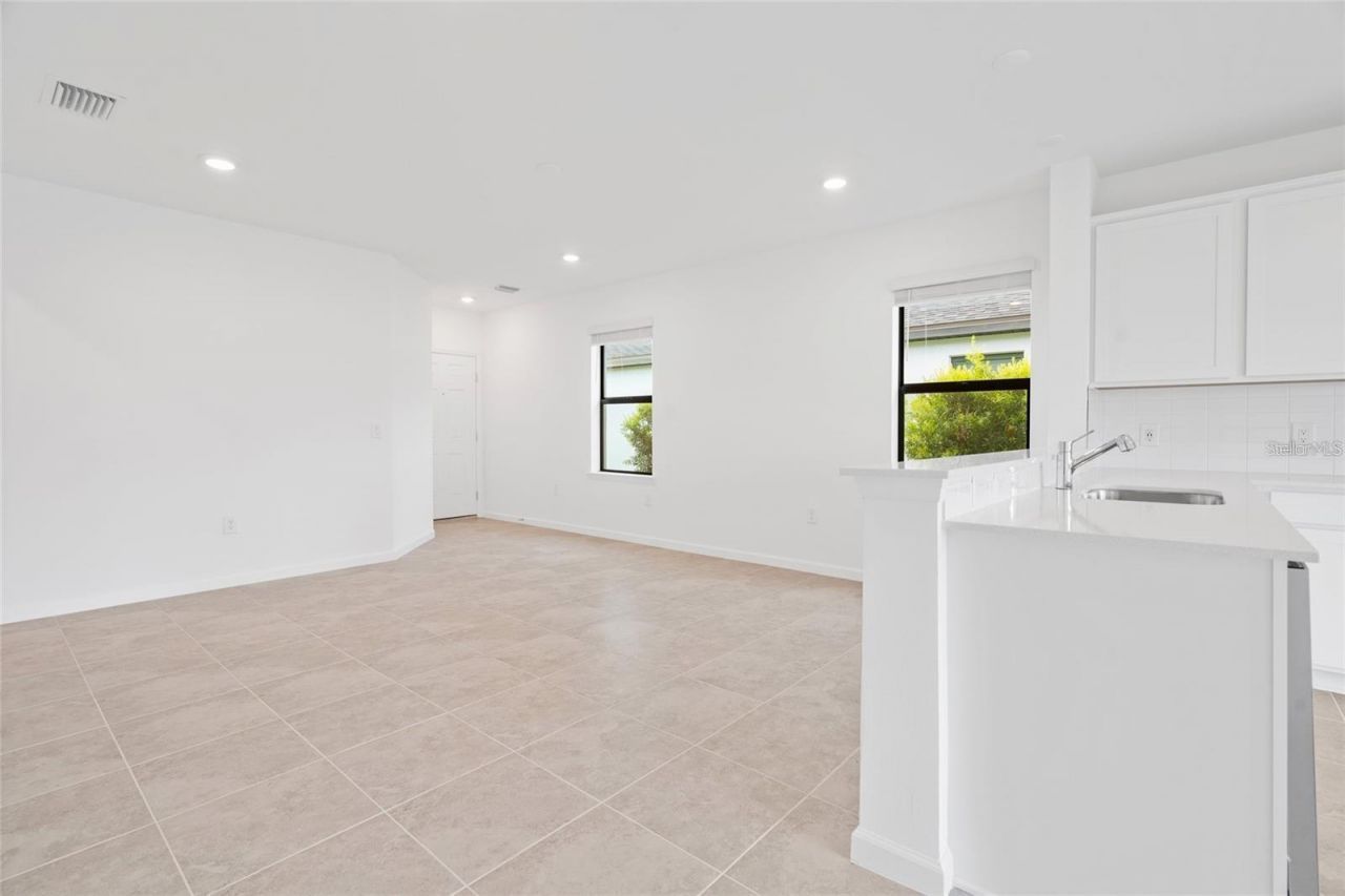 6560 Silverstar Drive, Sarasota, FL 34240 Photo