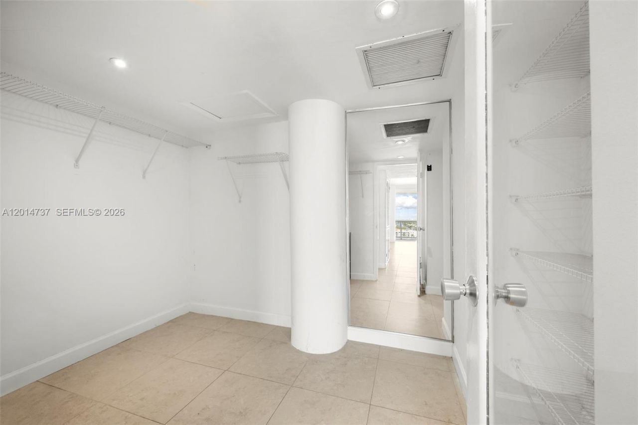 900 Bay Dr, Unit 1005 + Doc, Miami Beach, FL 33141 Photo