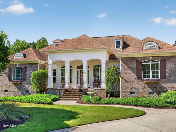305 Pecan Court, Hampstead, NC 28443