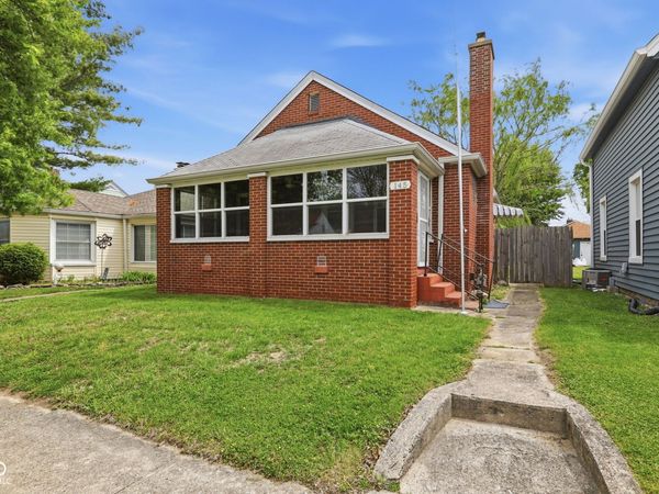 145 S 11th Avenue, Beech Grove, IN 46107