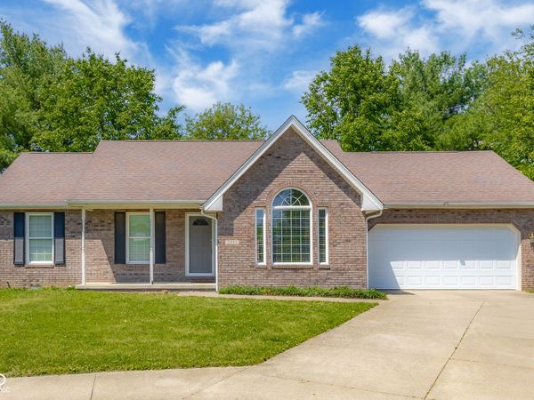 2353 McClennan Court N, Columbus, IN 47203