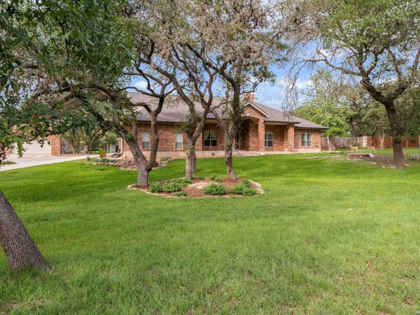8639 RAINTREE WOODS DR, Fair Oaks Ranch, TX 78015