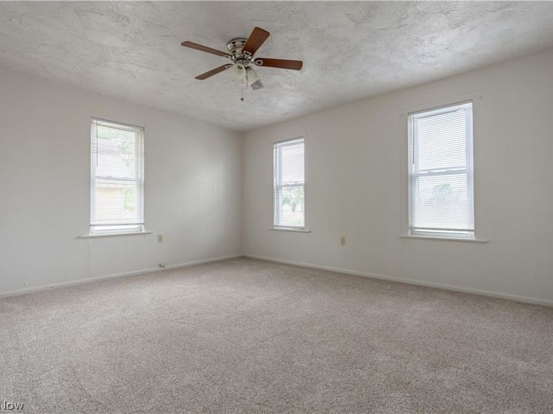 1318 4th Street NE, Canton, OH 44704 Photo 3
