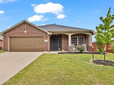 4045 Diamond Ridge Drive, Fort Worth, TX 76244