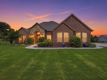 10508 Mustang Wells Drive, Fort Worth, TX 76126