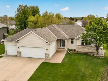 2567 Boulder Ridge Drive NW, Rochester, MN 55901