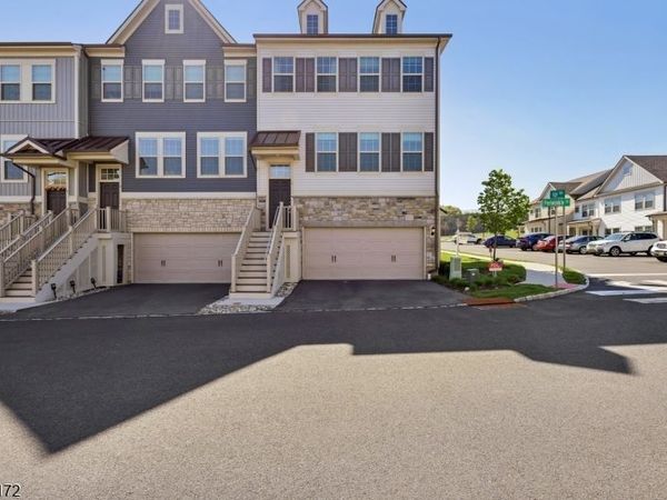 1 Periwinkle Ln, Warren, NJ 07059