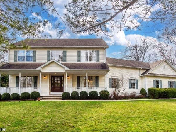 301 Cokesbury Rd, Clinton, NJ 08833