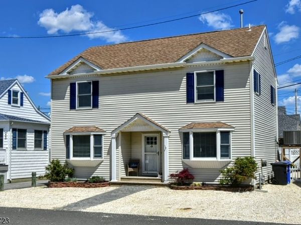 126 Bayberry Rd, Toms Rivership, NJ 08735