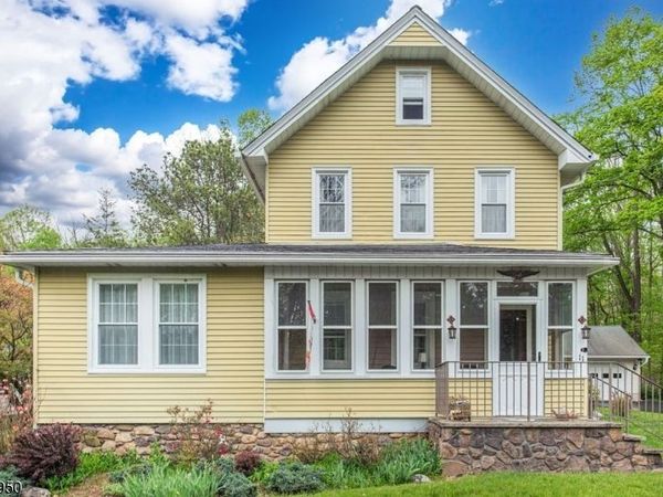 11 Oak Rd, Boonton, NJ 07005