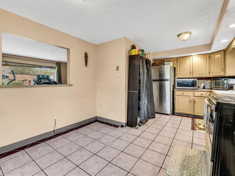 5056 Chipman Drive, Columbus, OH 43232 Photo 13