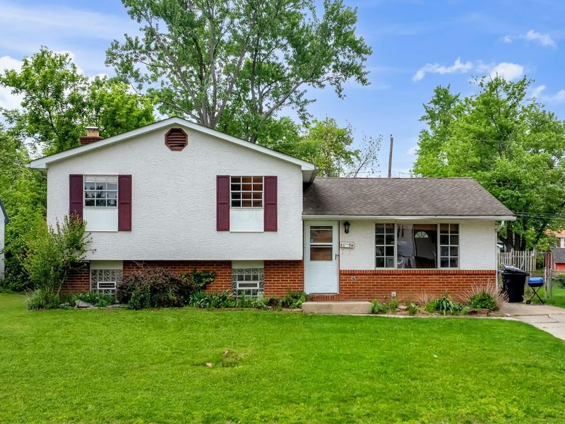5056 Chipman Drive, Columbus, OH 43232 Photo 2