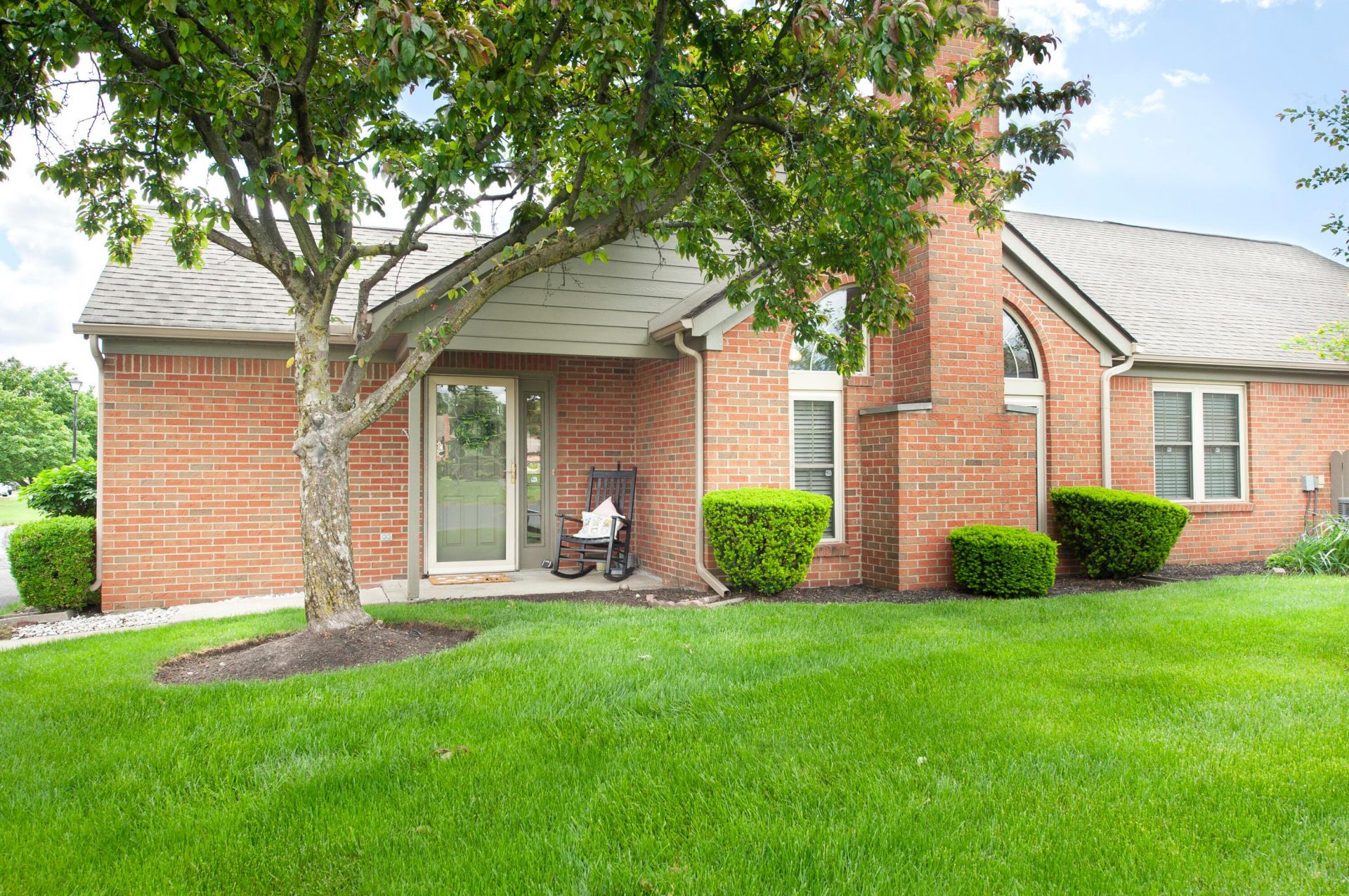 2373 Sportsman Drive, Grove City, OH 43123 Main Photo