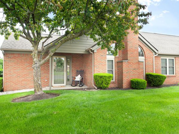 2373 Sportsman Drive , Grove City, OH 43123