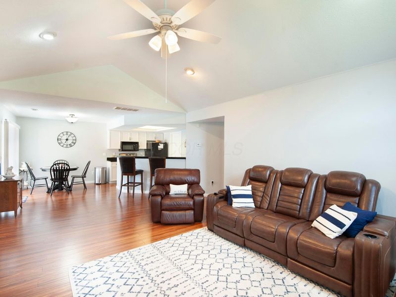 2373 Sportsman Drive, Grove City, OH 43123 Photo 6