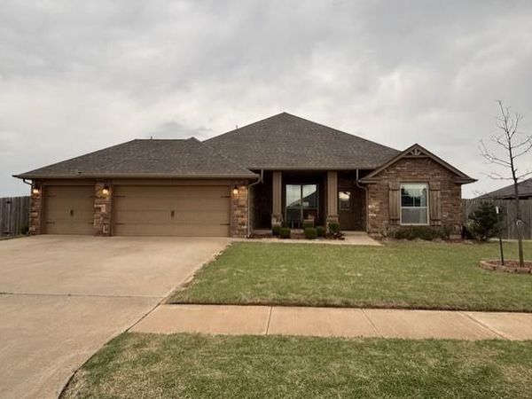 908 Sleepy Hollow Boulevard, Chickasha, OK 73018