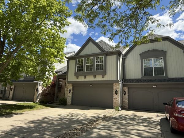 803 MARSEILLES Circle, Buffalo Grove, IL 60089