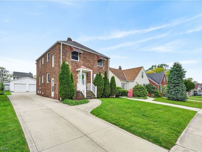 6115 Brownfield Drive, Parma, OH 44129 Photo 2