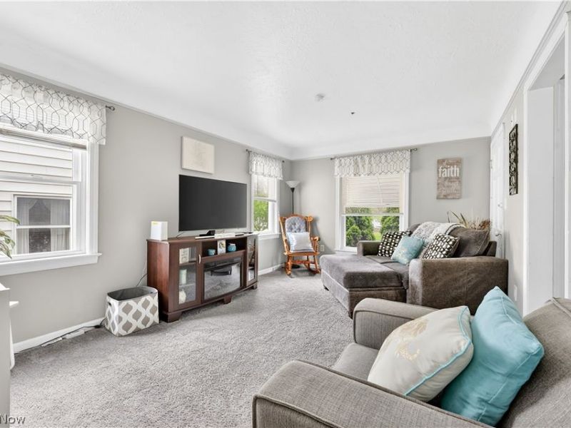 6115 Brownfield Drive, Parma, OH 44129 Photo 8