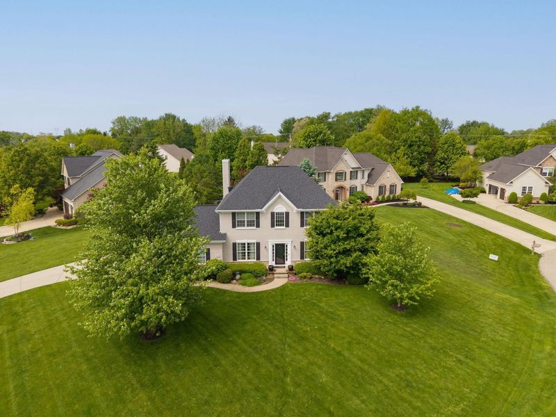 2643 Sandhurst Drive, Lewis Center, OH 43035 Photo 2