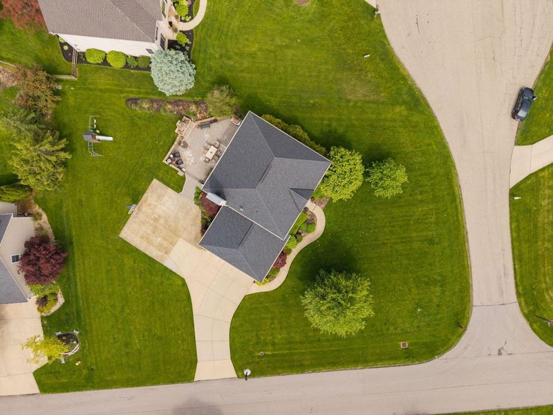 2643 Sandhurst Drive, Lewis Center, OH 43035 Photo 3