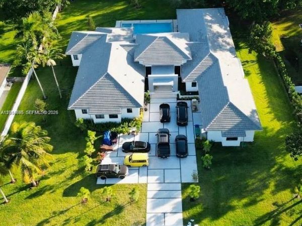 7830 SW 117th St , Pinecrest, FL 33156