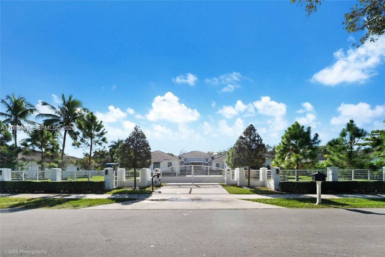 7830 SW 117th St , Pinecrest, FL 33156 Photo