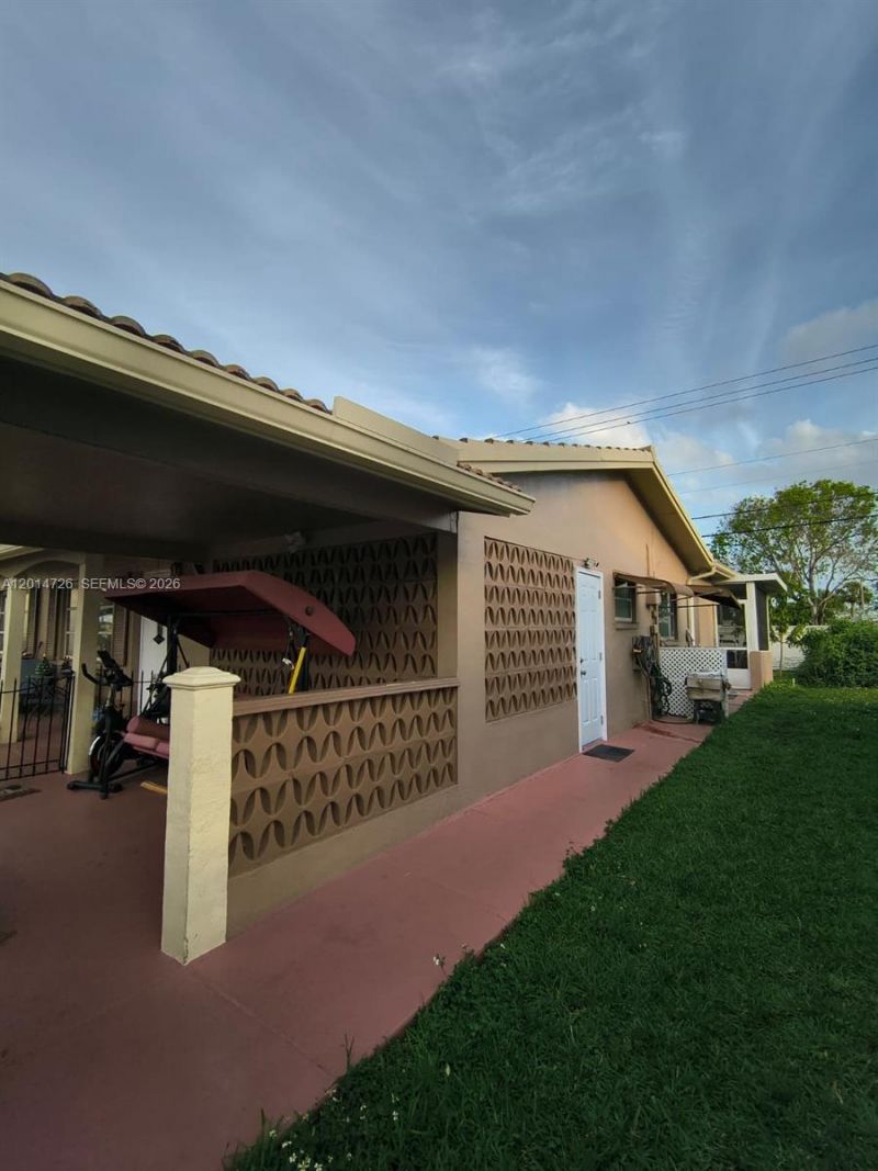 8600 NW 57th Ct, Tamarac, FL 33321 Photo