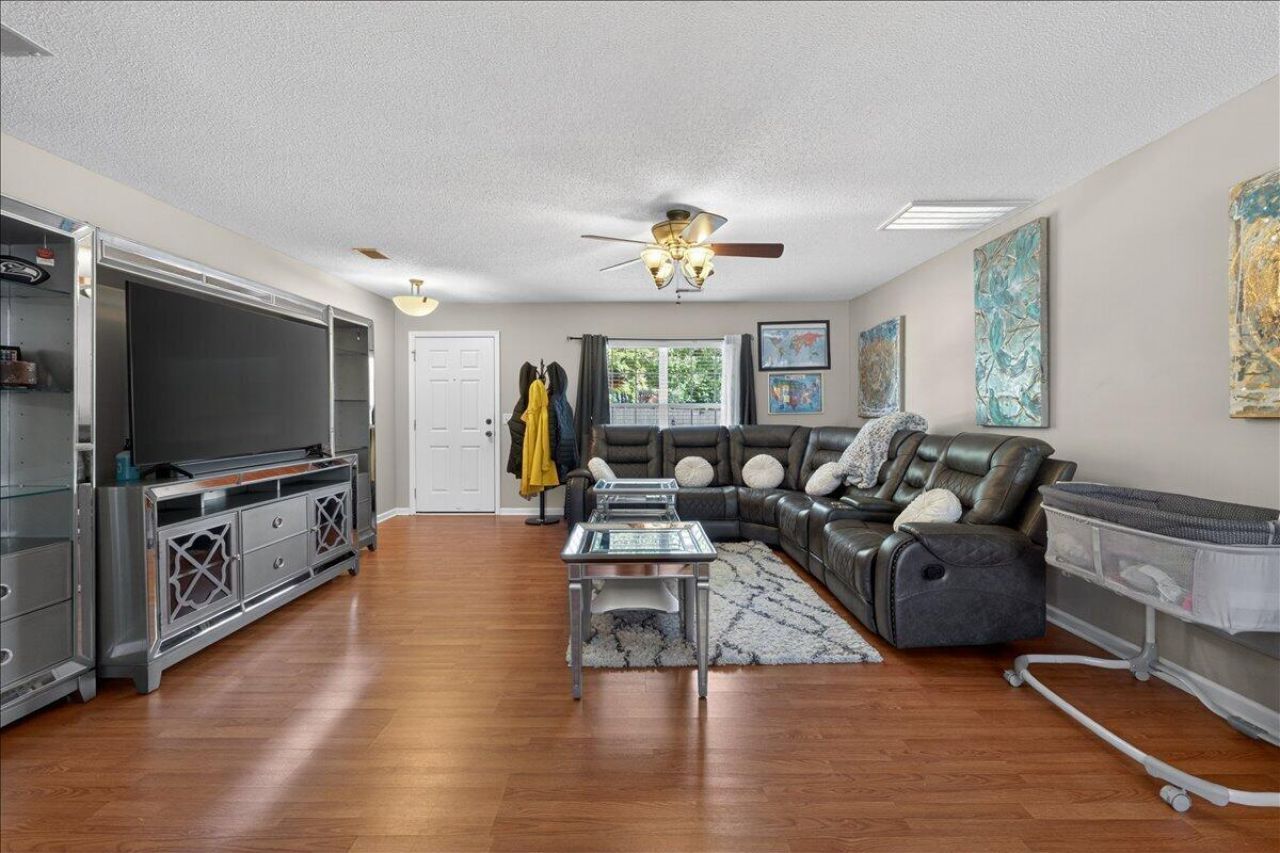 102 Vinca Drive Photo 10