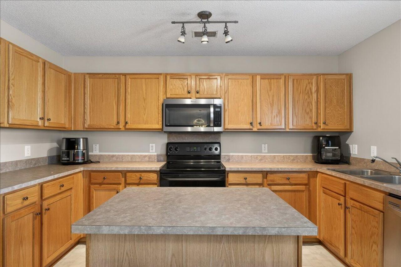 102 Vinca Drive Photo 17