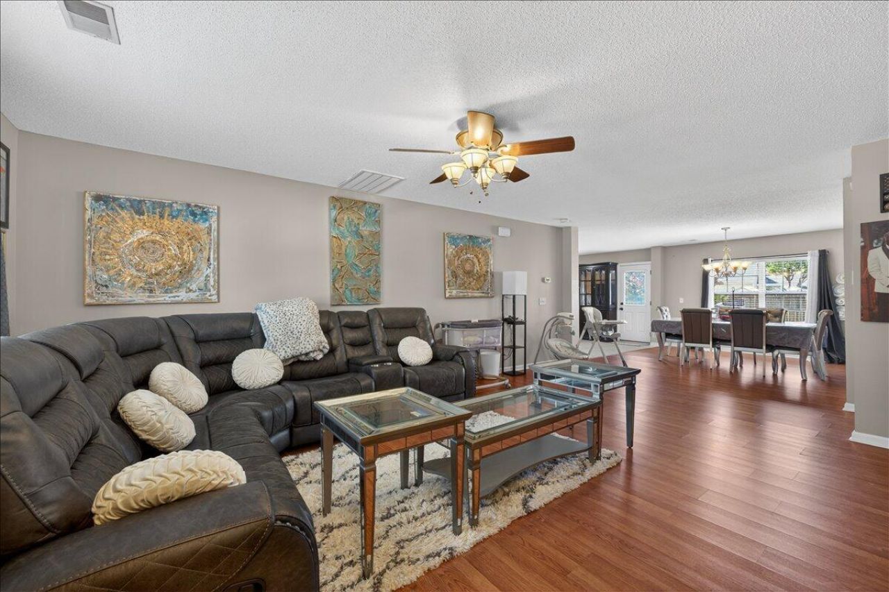 102 Vinca Drive Photo 8