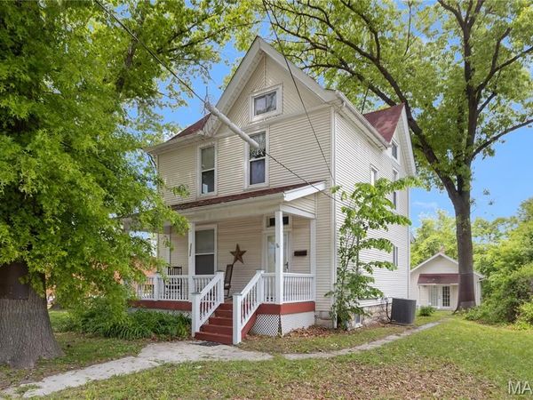 3302 College Avenue, Alton, IL 62002
